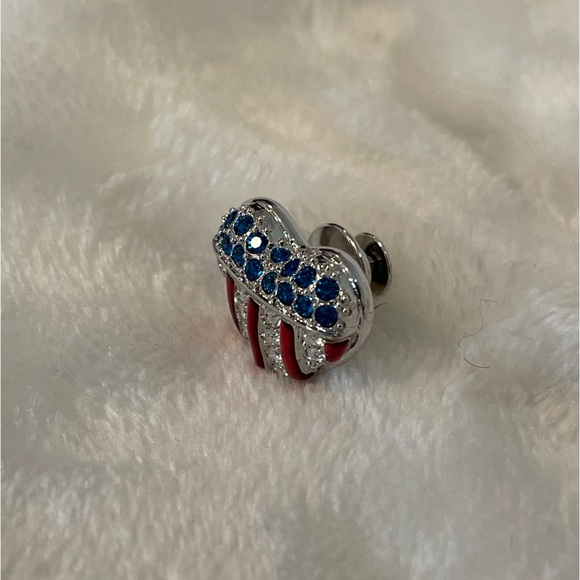 Swarovski Crystal Patriotic Heart Shaped American Flag Pin ๐บ๐ธ - Picture 4 of 11
